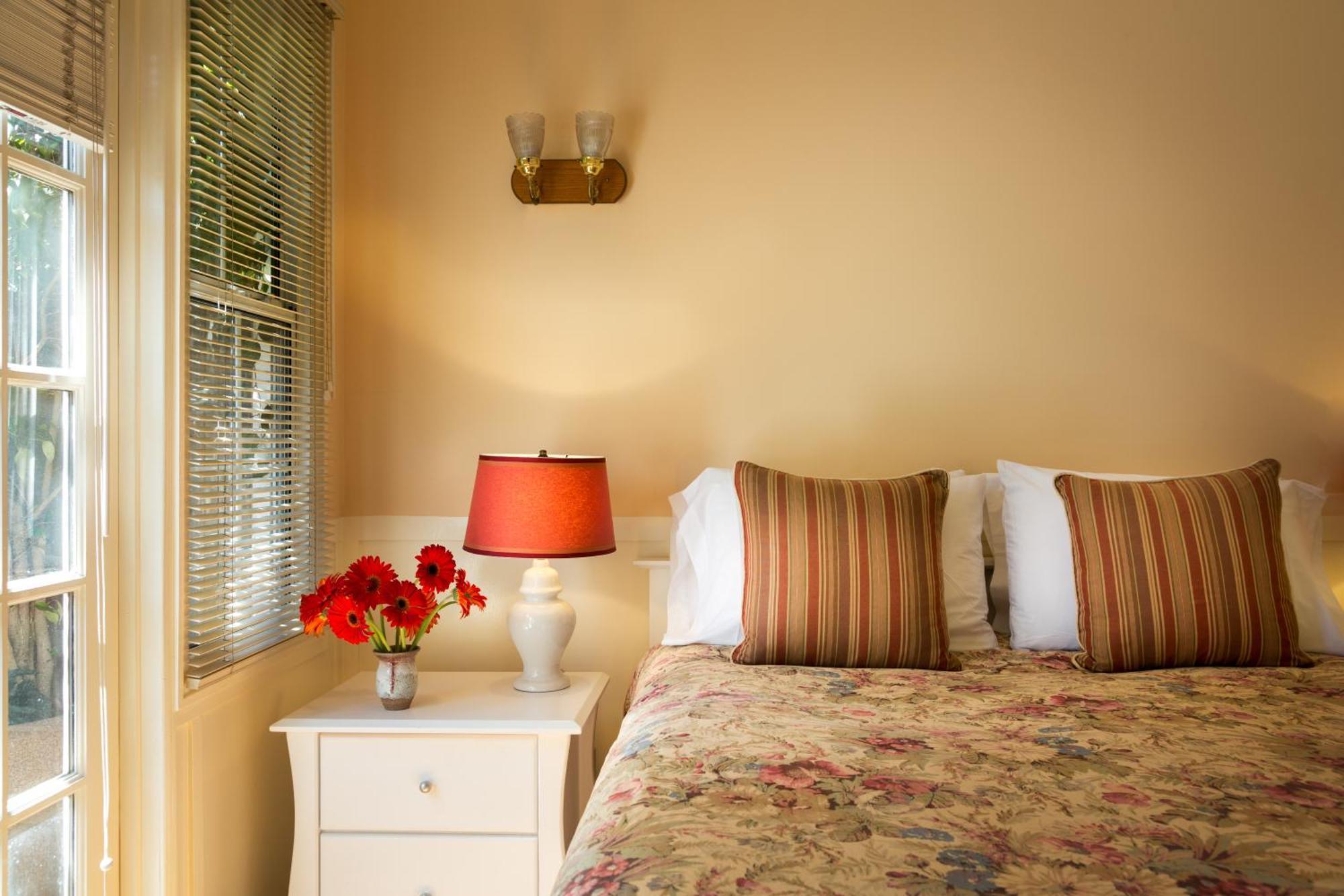 Cheshire Cat Inn & Cottages Santa Barbara Exterior foto